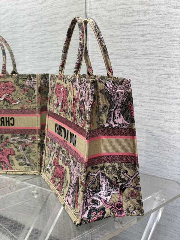 large D*or book tote-42*35*18.5cm