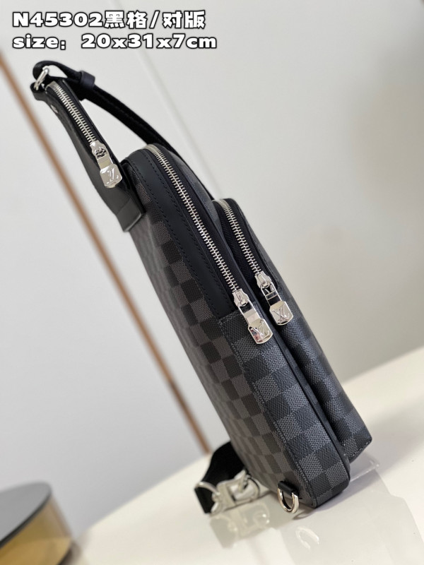 l**is V*t*n avenue slingbag nm-31*20*7cm