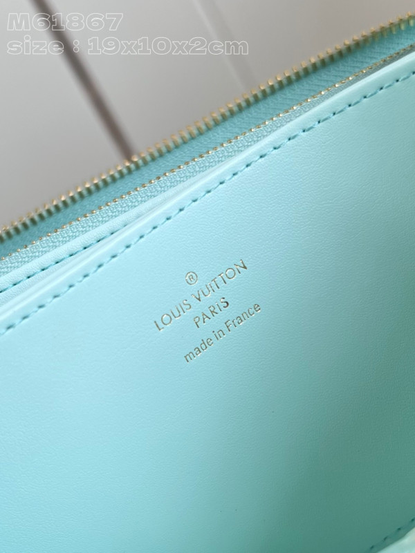 l**is V*t*n zippy wallet-10*20*2 cm