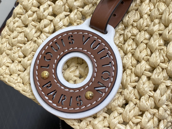 l**is V*t*n noé -11.5*12*11.5cm