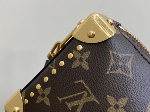 l**is V*t*n slim trunk-23*12*4cm