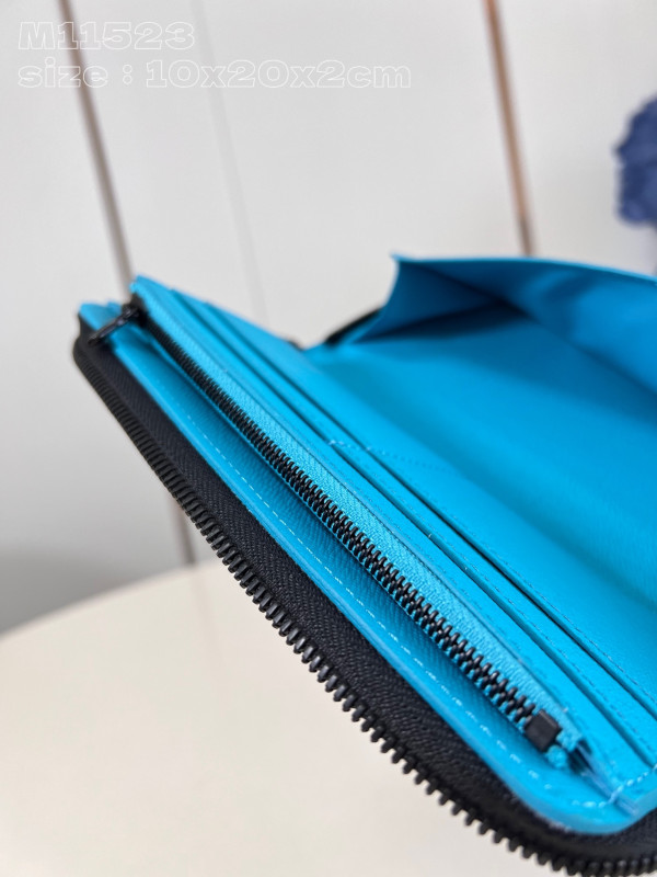 l**is V*t*n zippy wallet-10*20*2 cm