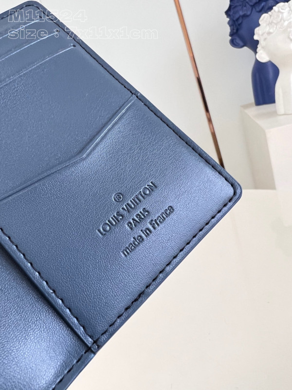 l**is V*t*n pocket organizer-7.5*11.1*1 cm