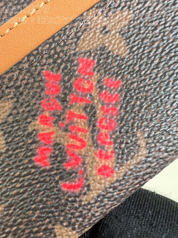 l**is V*t*n card holder-11*7*0.5cm