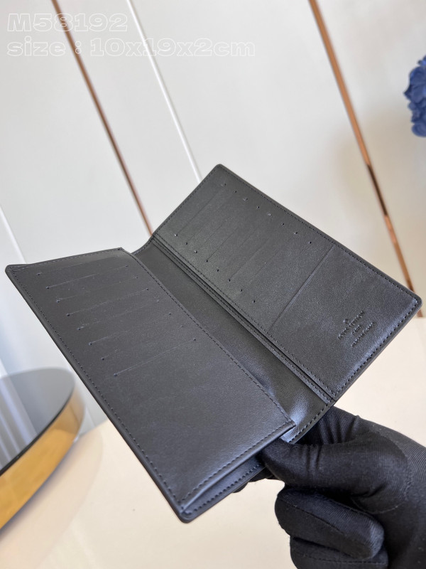 l**is V*t*n brazza wallet-10*19*2cm