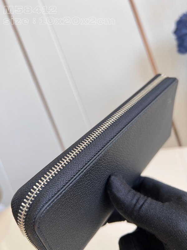 l**is V*t*n zippy wallet-10*20*2 cm