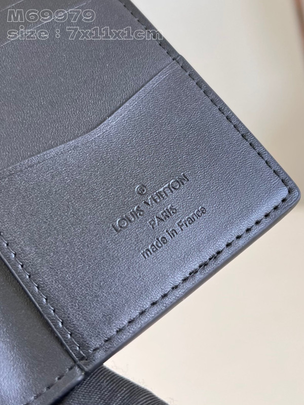 l**is V*t*n pocket organizer-7.5*11.1*1 cm