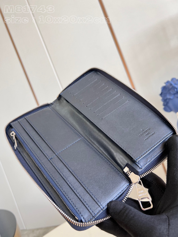 l**is V*t*n zippy wallet-10*20*2 cm