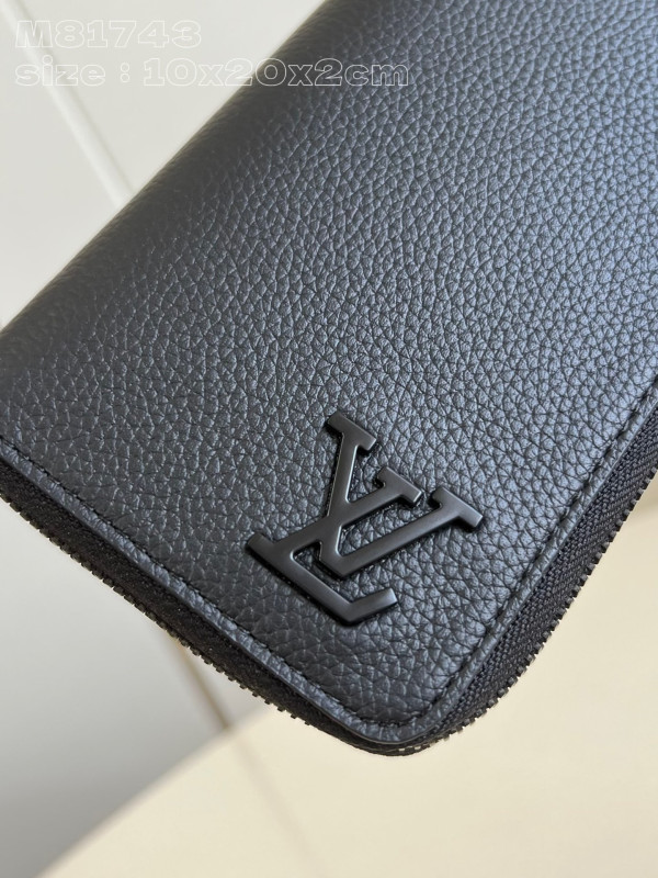 l**is V*t*n zippy wallet-10*20*2 cm