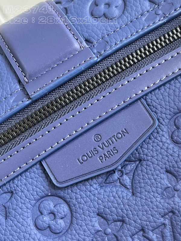 l**is V*t*n s-cape messenger-28*16*10cm