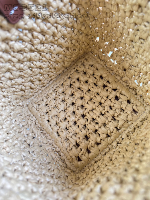 l**is V*t*n noÉ purse