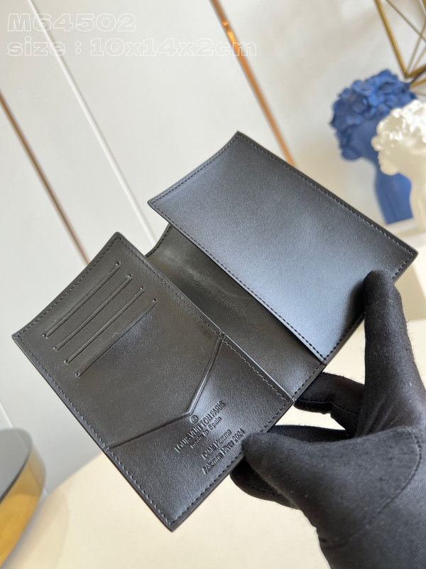 l**is V*t*n passport cover-10*14*2.5cm