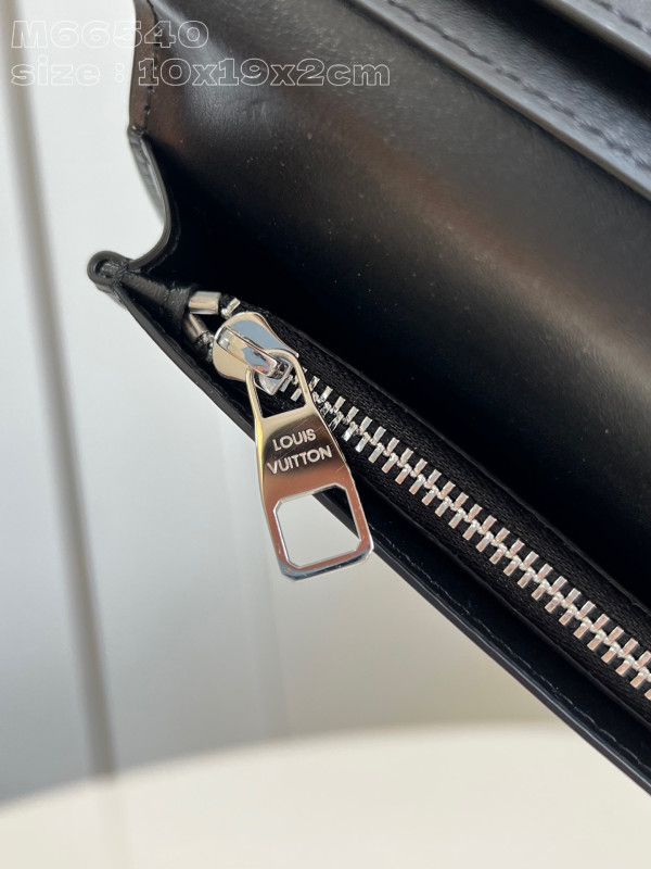 l**is V*t*n brazza wallet-10*19*2cm