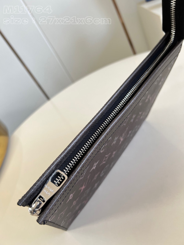 l**is V*t*n pochette voyage-27*21*6cm