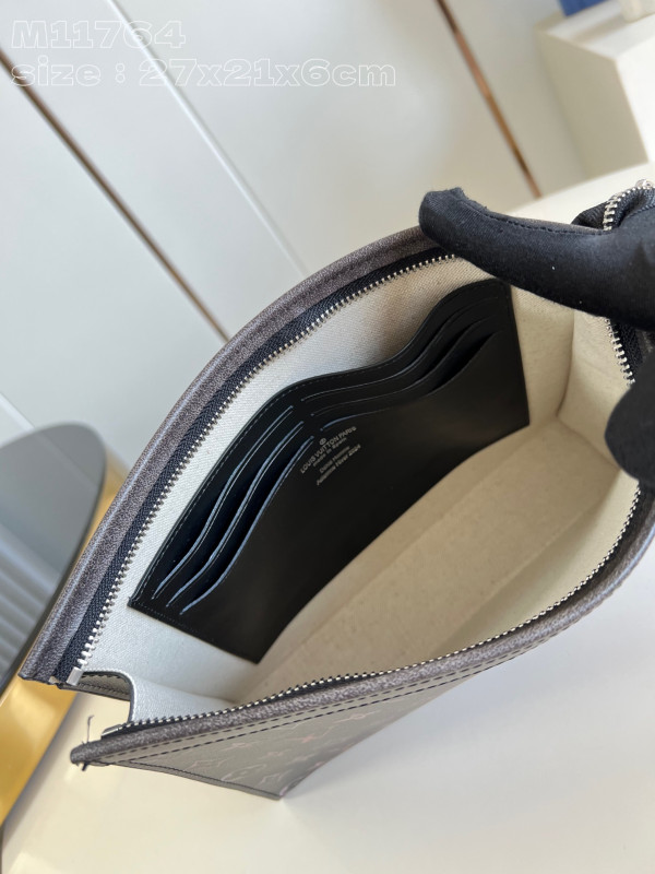 l**is V*t*n pochette voyage-27*21*6cm