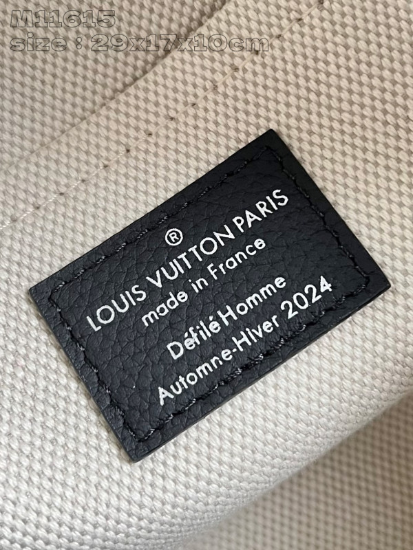 l**is V*t*n soul trunk east west-29*17.5*10cm