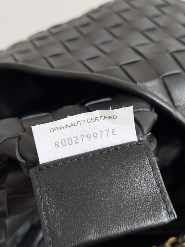 Bo*te*ga ve*ne*ta sardine with chain-33*20*4cm