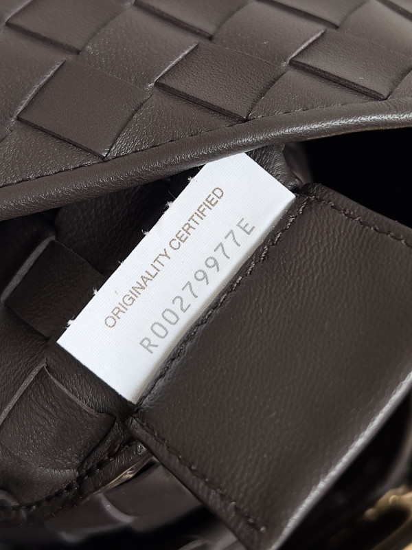 Bo*te*ga ve*ne*ta sardine with chain-33*20*4cm