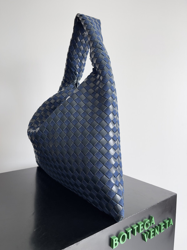 Bo*te*ga ve*ne*ta large hop