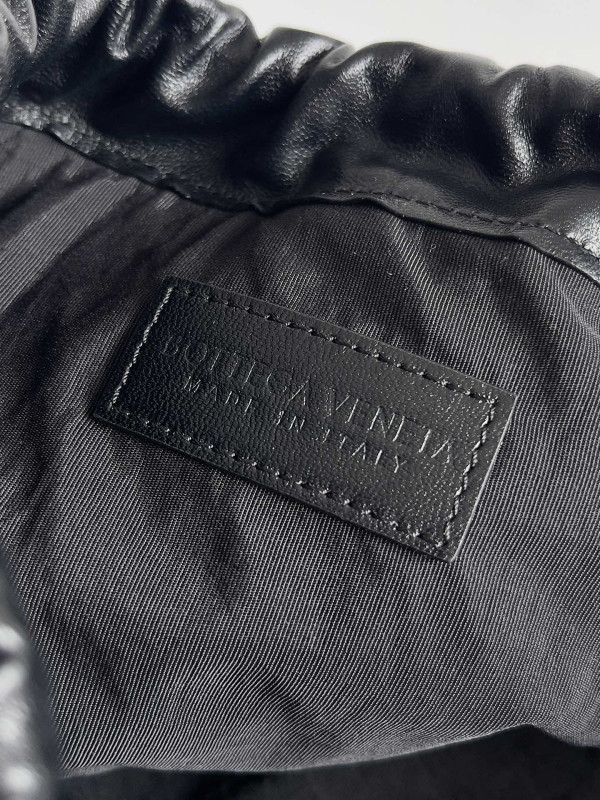 Bo*te*ga ve*ne*ta medium dustbag