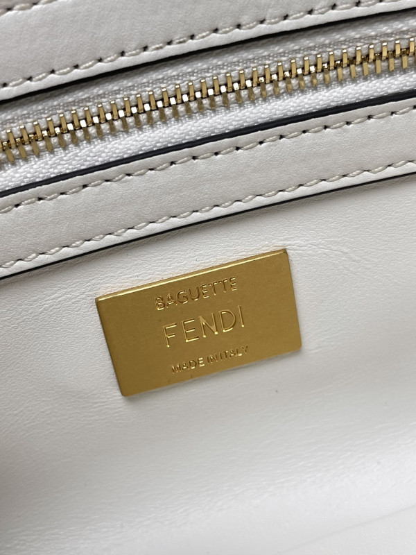 F**di baguette 397b98-24x14x7cm