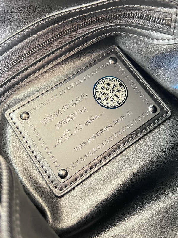 l**is V*t*n speedy bandouliere 30