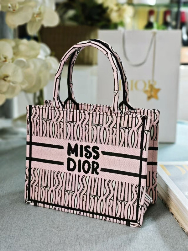 small D*or book tote-26cm