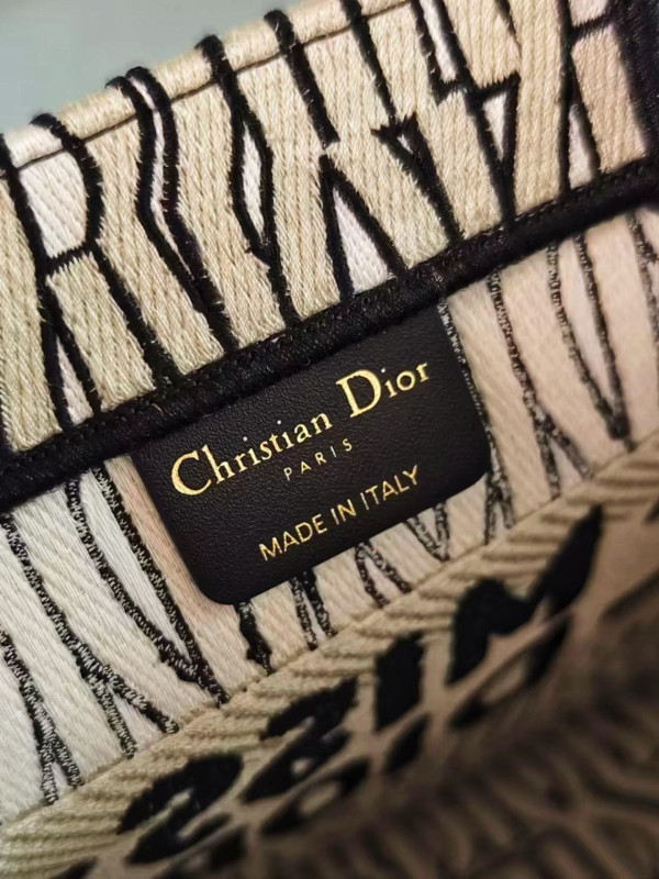 small D*or book tote-26cm