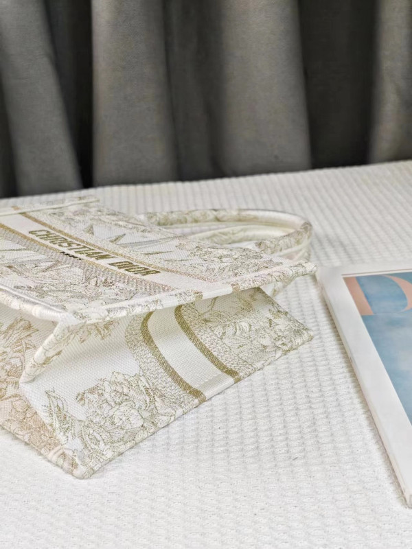 small D*or book tote-26cm