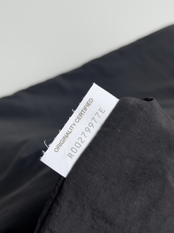 Bo*te*ga ve*ne*ta large crossroad hobo