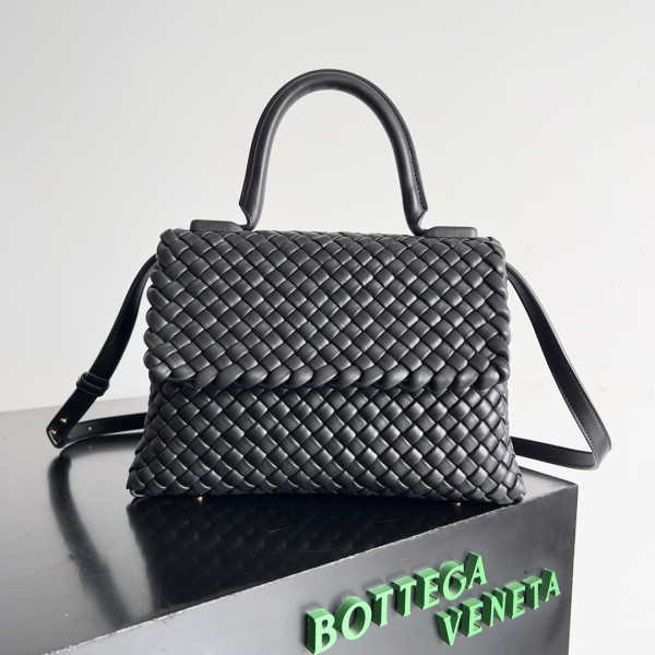 Bo*te*ga ve*ne*ta patti top handle bag