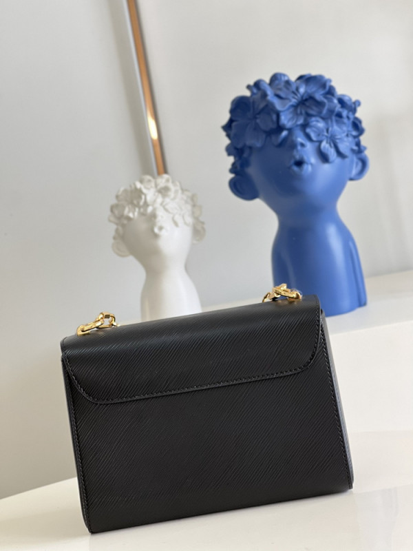 l**is V*t*n twist mm