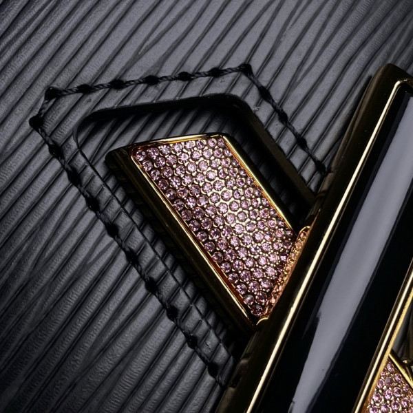 l**is V*t*n twist mm