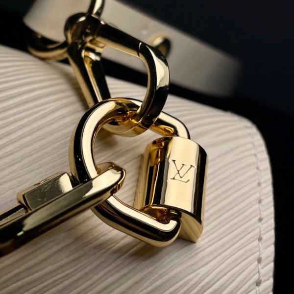 l**is V*t*n twist mm