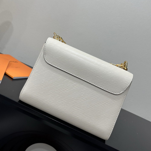 l**is V*t*n twist mm